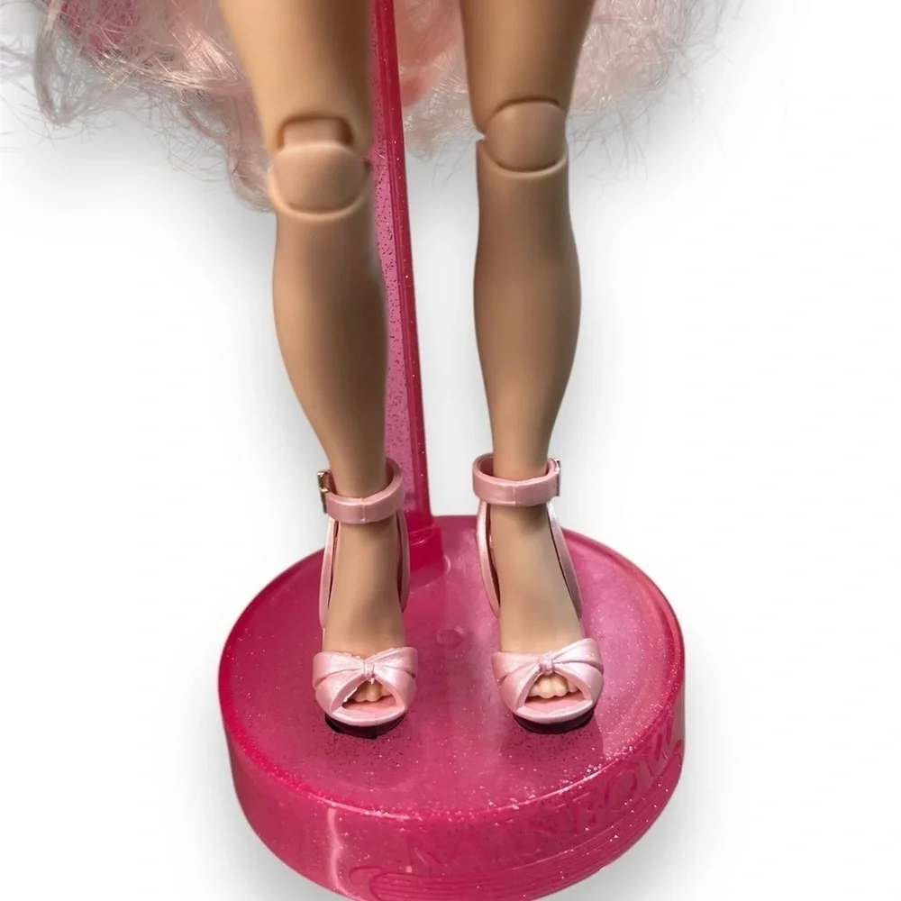 Rainbow High Bella Parker Articulated Fashion Doll‎ Series 2 Pink Clothes Shoes